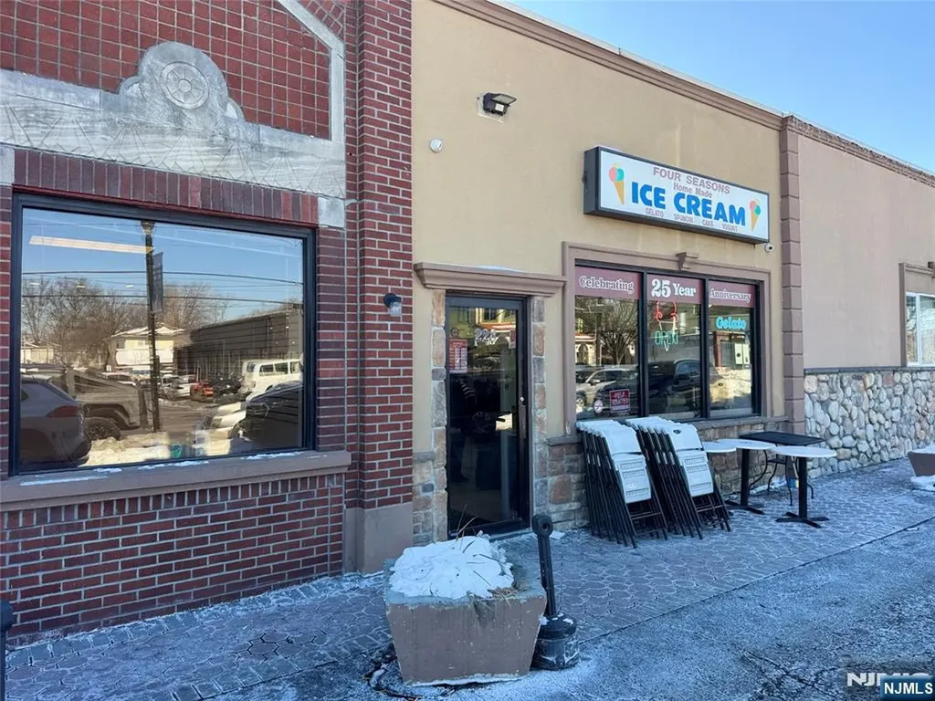 228 Market Street Elmwood Park NJ 07407