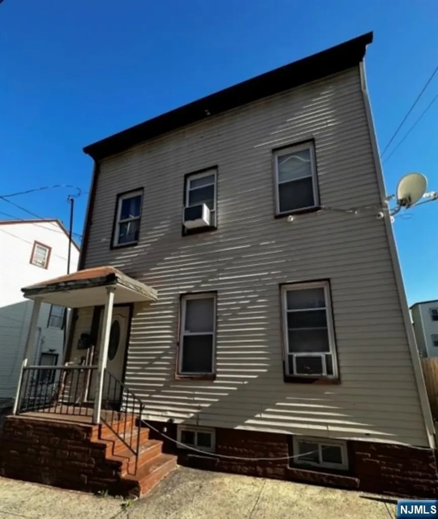 148 Barclay Street Paterson NJ 07503