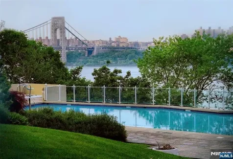 6 Horizon Fort Lee NJ 07024