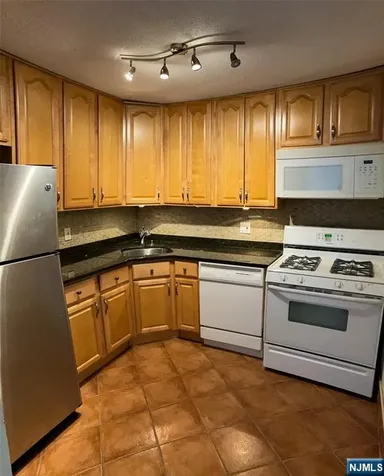 555 North Avenue Fort Lee NJ 07024
