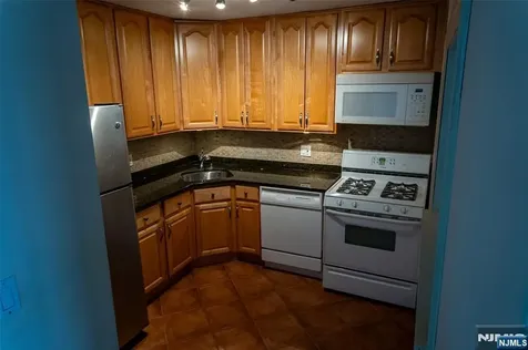 555 North Avenue Fort Lee NJ 07024