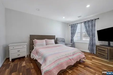 17 Birchwood Pass West Milford NJ 07480