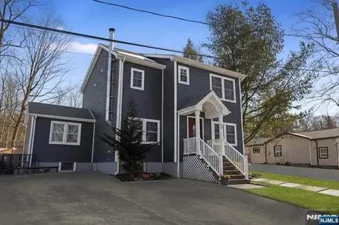 17 Birchwood Pass West Milford NJ 07480