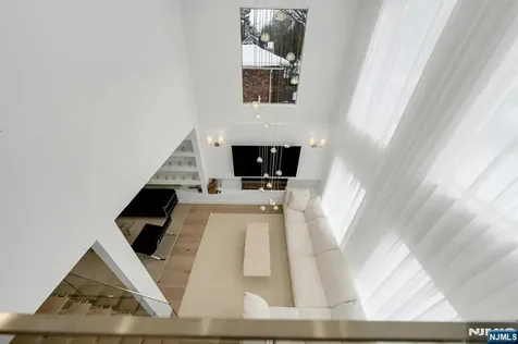 27 Knickerbocker Road Closter NJ 07624