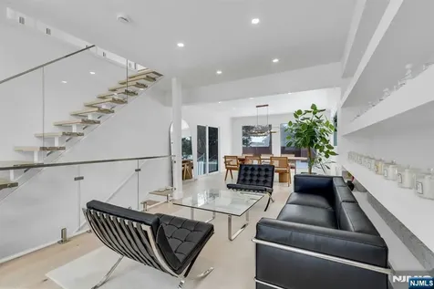 27 Knickerbocker Road Closter NJ 07624