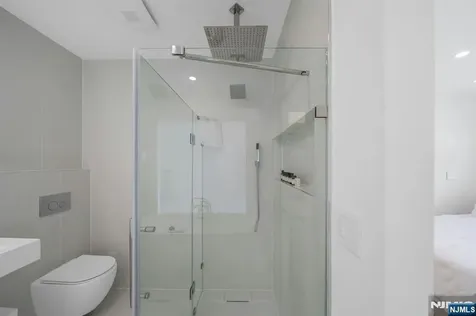 27 Knickerbocker Road Closter NJ 07624