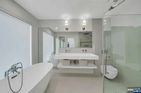 27 Knickerbocker Road Closter NJ 07624