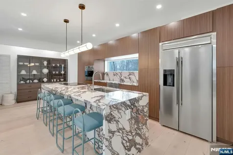 27 Knickerbocker Road Closter NJ 07624