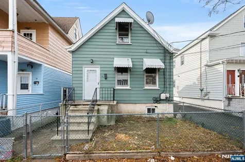 16 Loretta Street Clifton NJ 07011