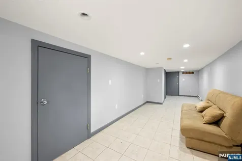 16 Loretta Street Clifton NJ 07011