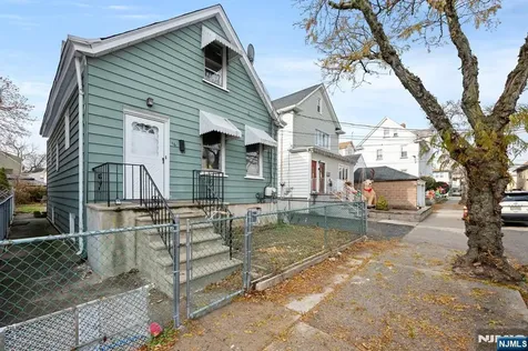 16 Loretta Street Clifton NJ 07011