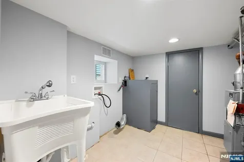 16 Loretta Street Clifton NJ 07011