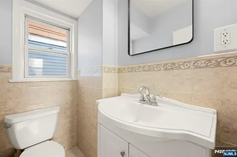 16 Loretta Street Clifton NJ 07011