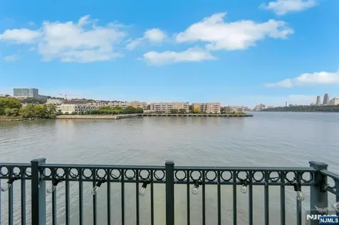 155 The Promenade Edgewater NJ 07020