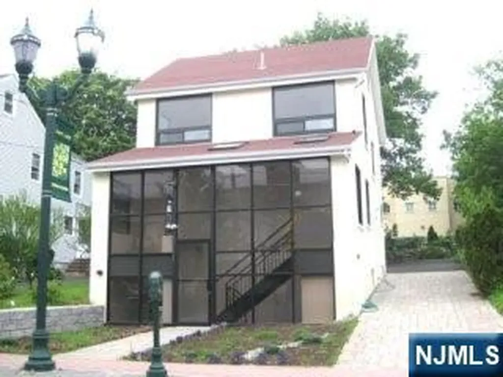 1633 Center Avenue Fort Lee NJ 07024