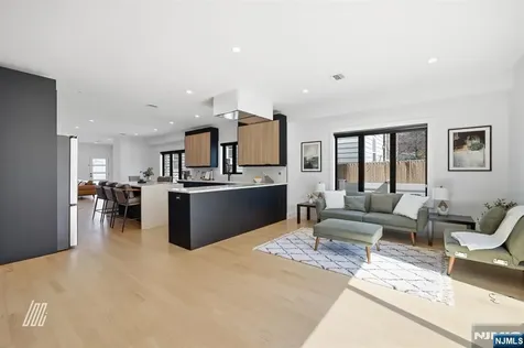 256A 7th Street Palisades Park NJ 07650