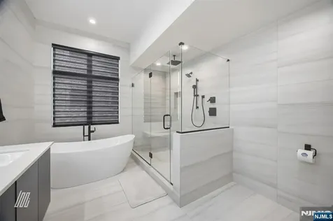 256A 7th Street Palisades Park NJ 07650