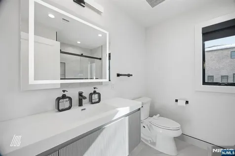 256A 7th Street Palisades Park NJ 07650