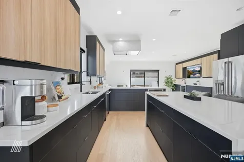 256A 7th Street Palisades Park NJ 07650