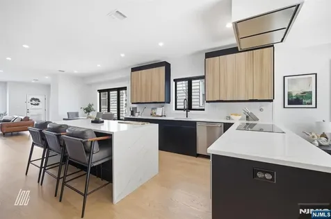 256A 7th Street Palisades Park NJ 07650