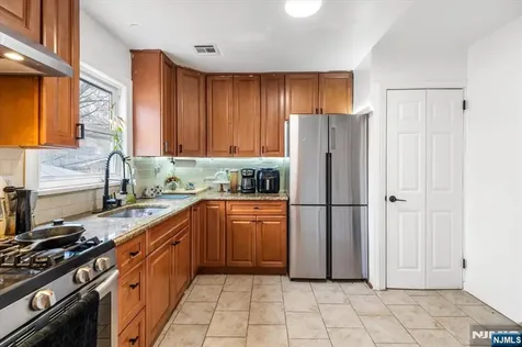 659 River Road Teaneck NJ 07666