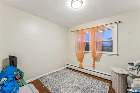 18 Gifford Court Maplewood NJ 07040