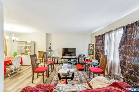 18 Gifford Court Maplewood NJ 07040