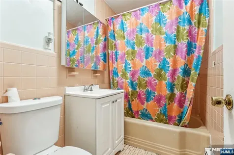18 Gifford Court Maplewood NJ 07040