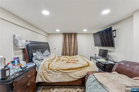 18 Gifford Court Maplewood NJ 07040