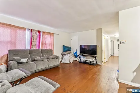 18 Gifford Court Maplewood NJ 07040