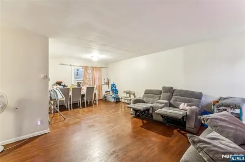 18 Gifford Court Maplewood NJ 07040