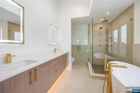 428 Lafayette Avenue Cliffside Park NJ 07010
