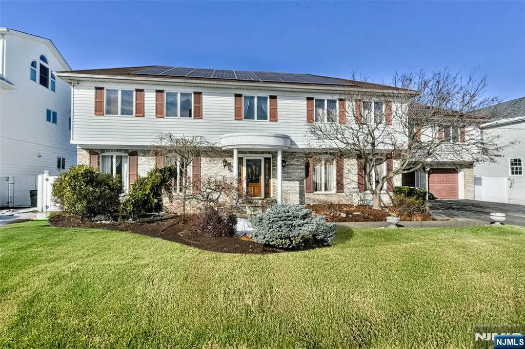 20 Albert Moonachie NJ 07074