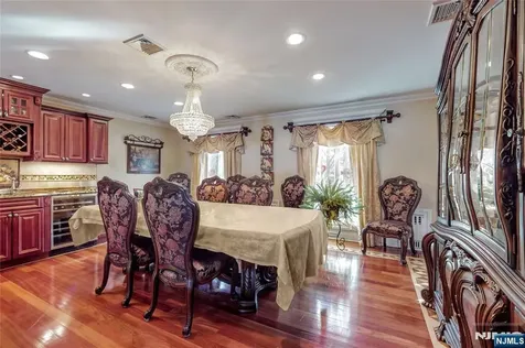 20 Albert Moonachie NJ 07074