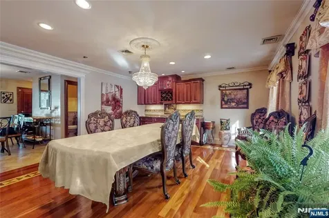 20 Albert Moonachie NJ 07074