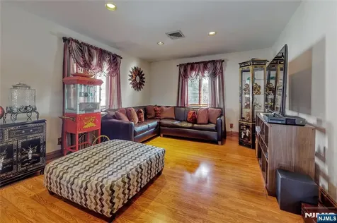 20 Albert Moonachie NJ 07074