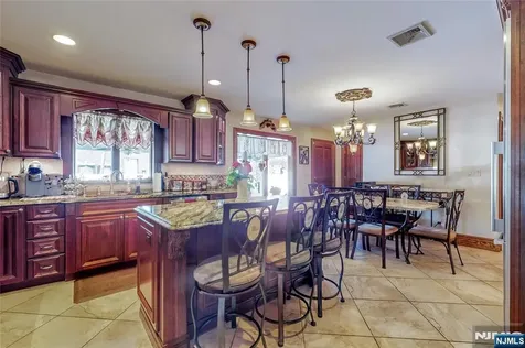 20 Albert Moonachie NJ 07074