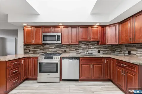 229 Centre Avenue Secaucus NJ 07094