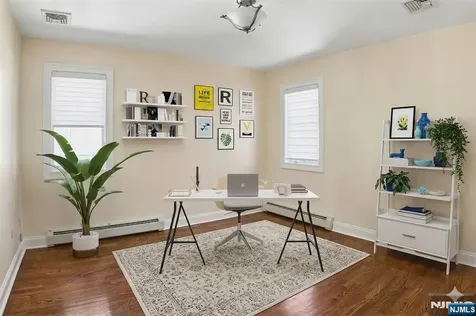 128 Princeton Palisades Park NJ 07650