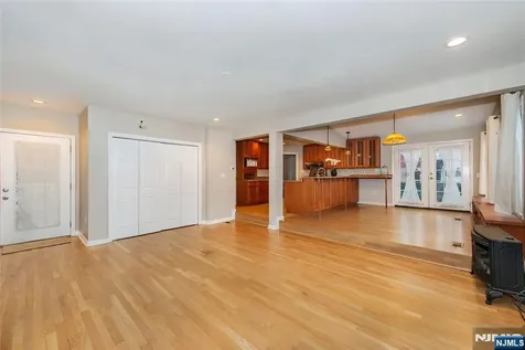 35 Taggart Way Saddle Brook NJ 07663