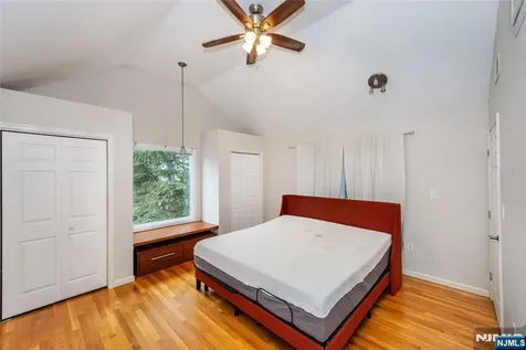 35 Taggart Way Saddle Brook NJ 07663