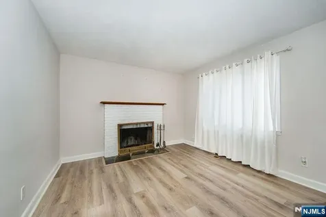 35 Taggart Way Saddle Brook NJ 07663