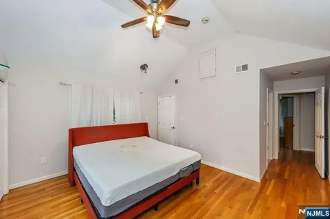 35 Taggart Way Saddle Brook NJ 07663