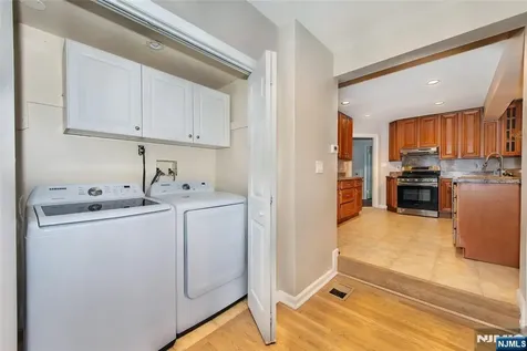 35 Taggart Way Saddle Brook NJ 07663