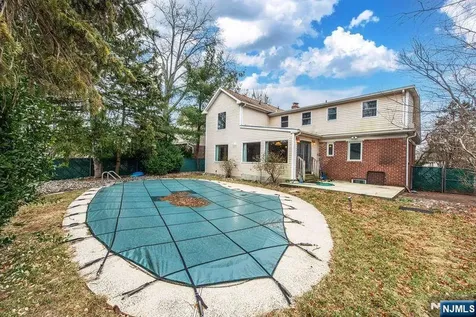 35 Taggart Way Saddle Brook NJ 07663