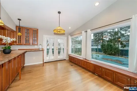 35 Taggart Way Saddle Brook NJ 07663