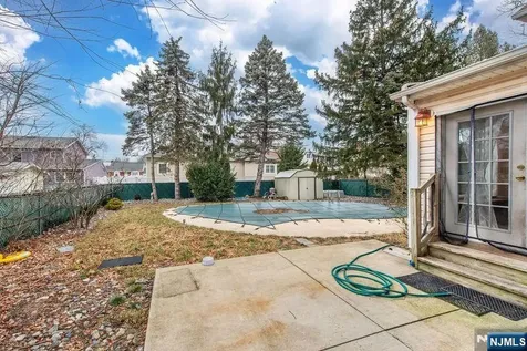 35 Taggart Way Saddle Brook NJ 07663