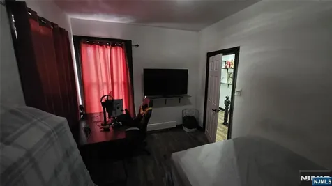 32 Emmet Street Newark NJ 07114