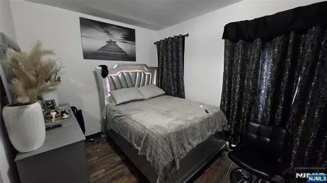 32 Emmet Street Newark NJ 07114