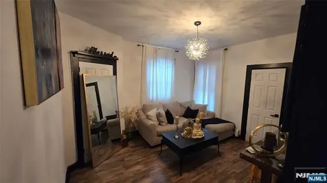 32 Emmet Street Newark NJ 07114
